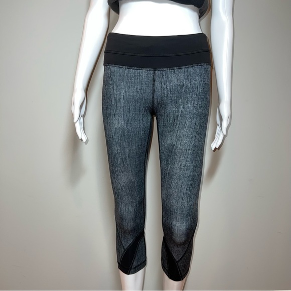 Lululemon Run: Inspire Crop II *All Luxtreme Burlap Texture Black Dune / Black - Picture 4 of 9